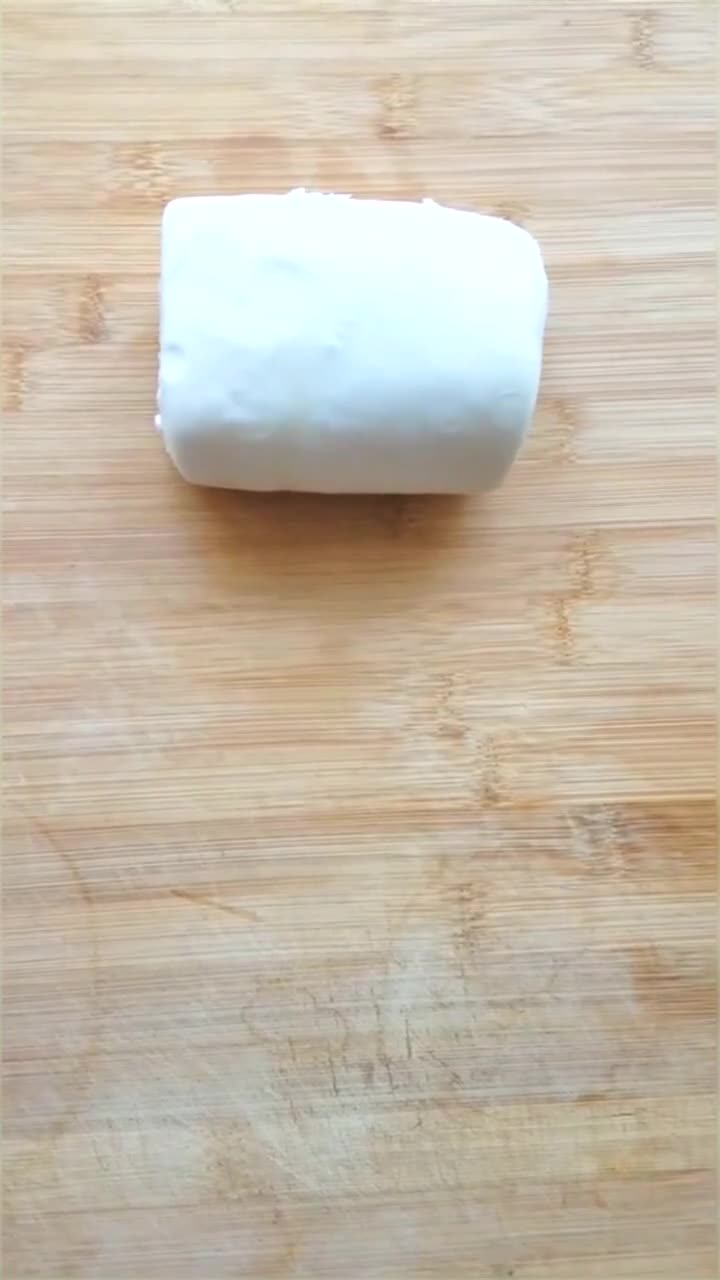 早餐吃煎馒头片,煎的时候裹上一层鸡蛋液,简直是剩馒头的逆袭!