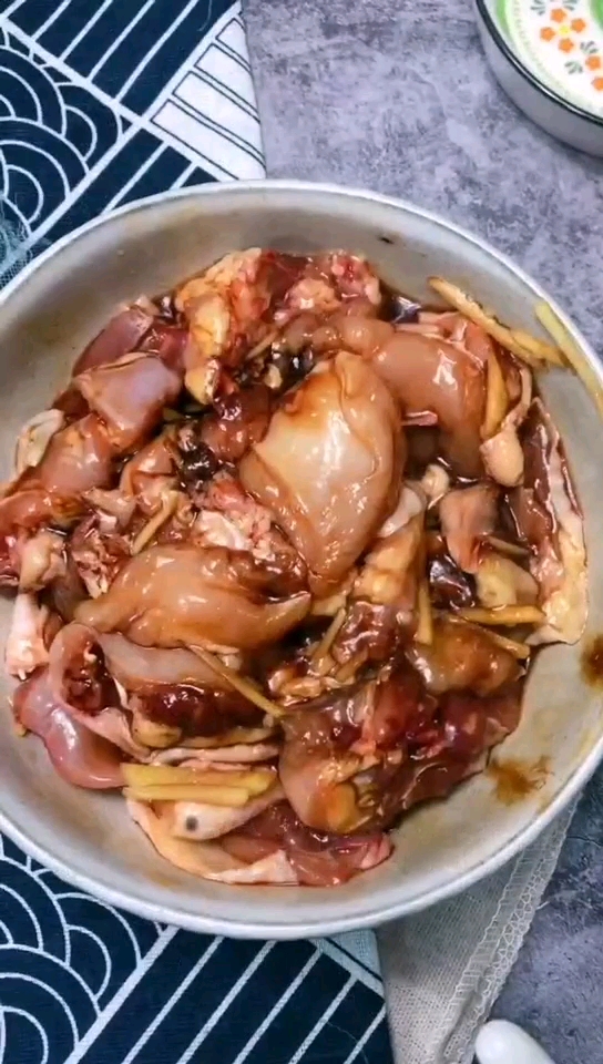 香菇鸡肉焖煲饭,好吃到爆 