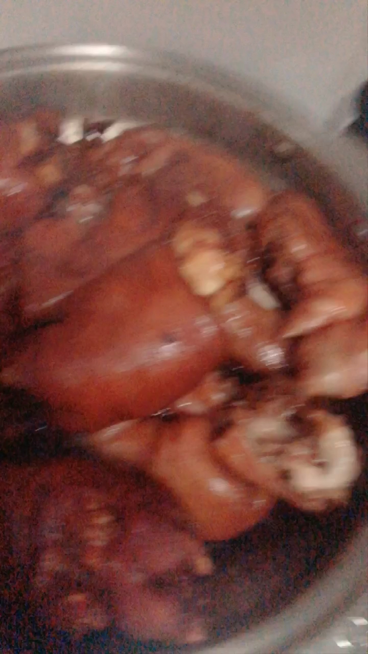 安利皇后金锅酱猪手～无需放水～生抽老抽料酒即可～保留原汁原味～锁住营养丰富