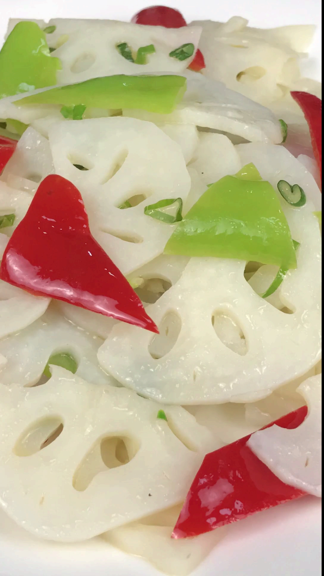 #家乡特色美食#这才是清炒藕片的正确做法,清脆爽口不发黑,营养美味又好吃