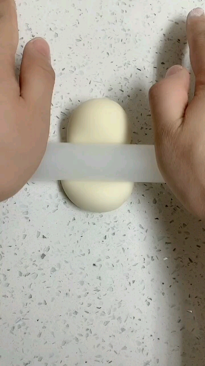 今天教大家做一个八爪鱼馒头宝宝们特别的喜欢!