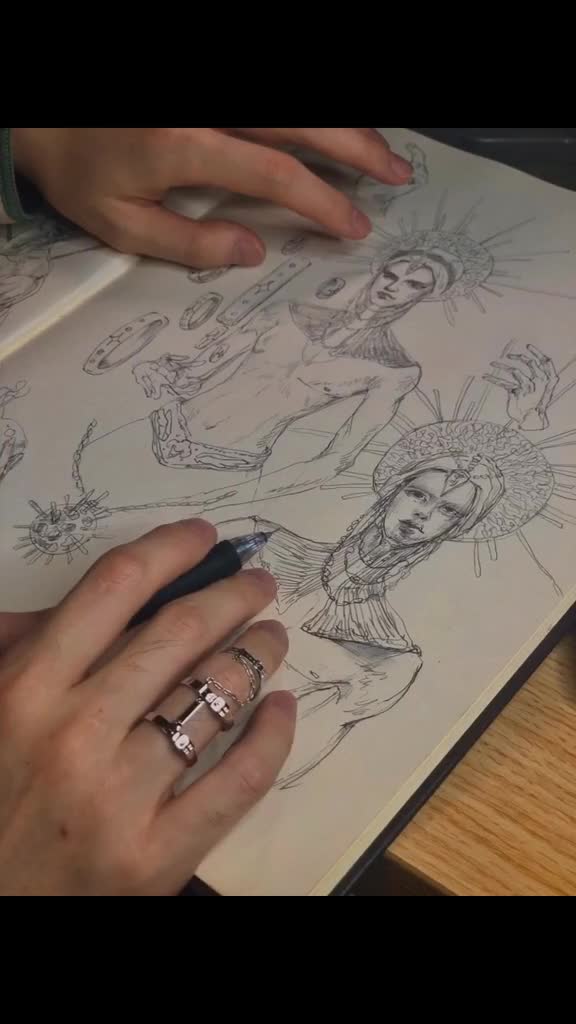 美术生日常速写最近一直在画画,下次给大家分享毕业设计作品