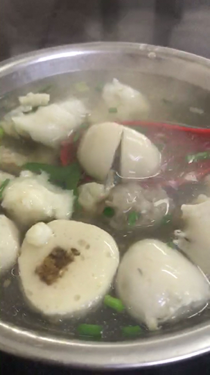 深沪拳头母,鱼卷,五香卷,牛肉丸,马鲛梗,虾仁羹,牛肉羮,马鲛丸,包心肉丸等等