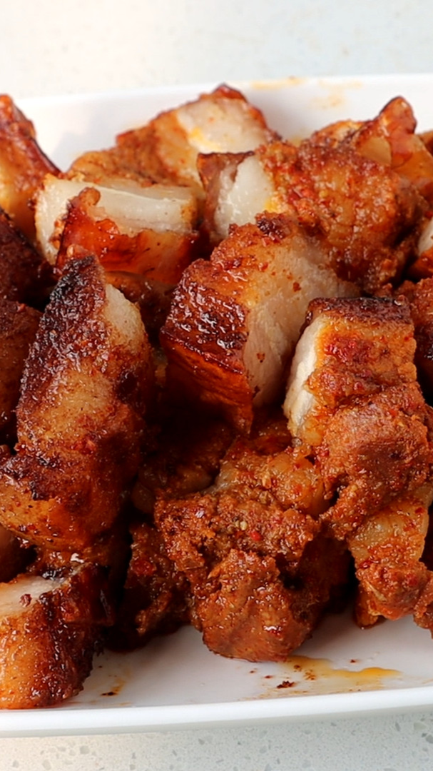 脆皮五花肉,皮脆肉香不腻,做法超简单