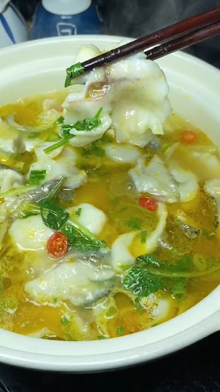 #轻知计划#酸汤鱼在家就能做,味道一点不比外面的差,做法还很简单一看就会