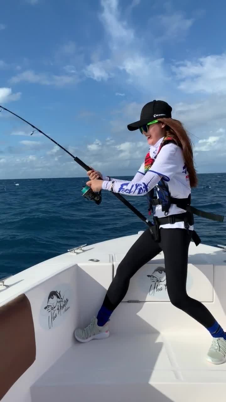 我只想告诉你,这尾鱼有100磅无美颜无滤镜,可是马代的海水天空太美了,鱼情也好呀