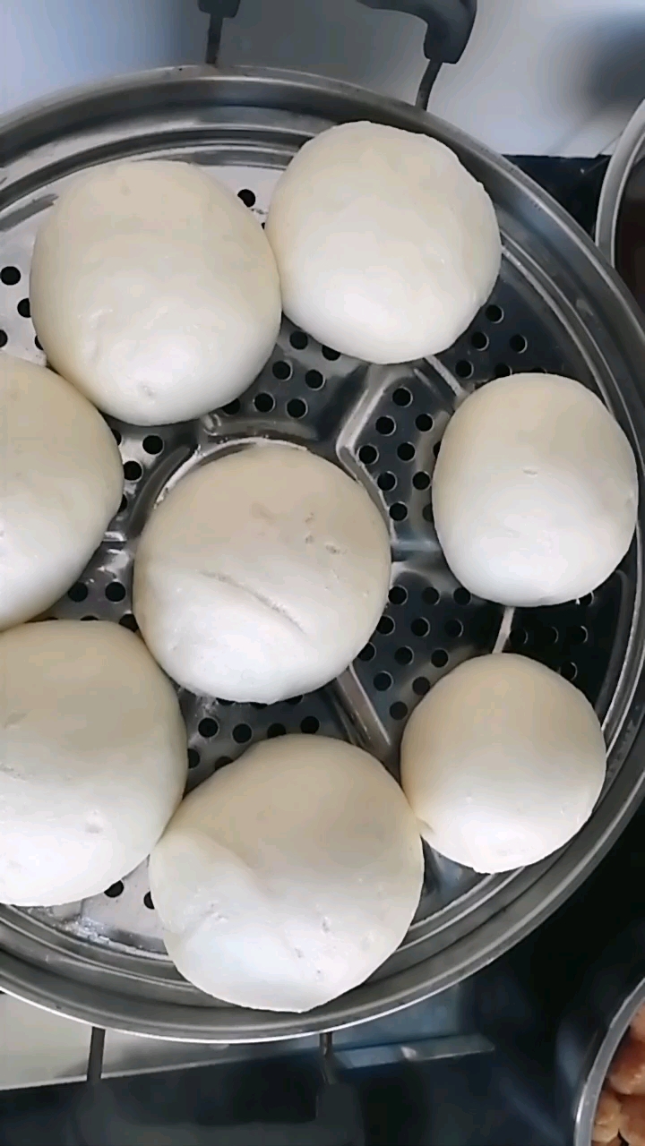 过年蒸馒头