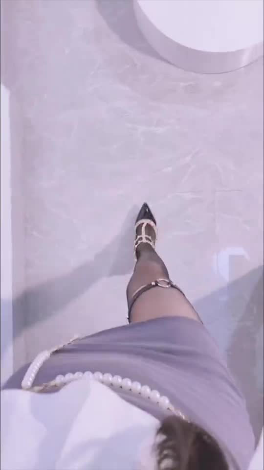 jk制服艾特你女朋友给你拍把你最好看的表情包发给我