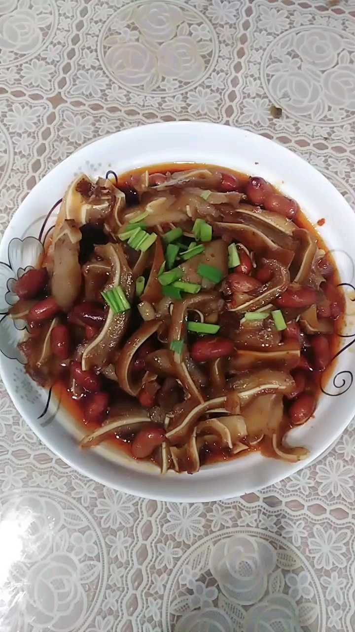 自己做的凉拌耳朵