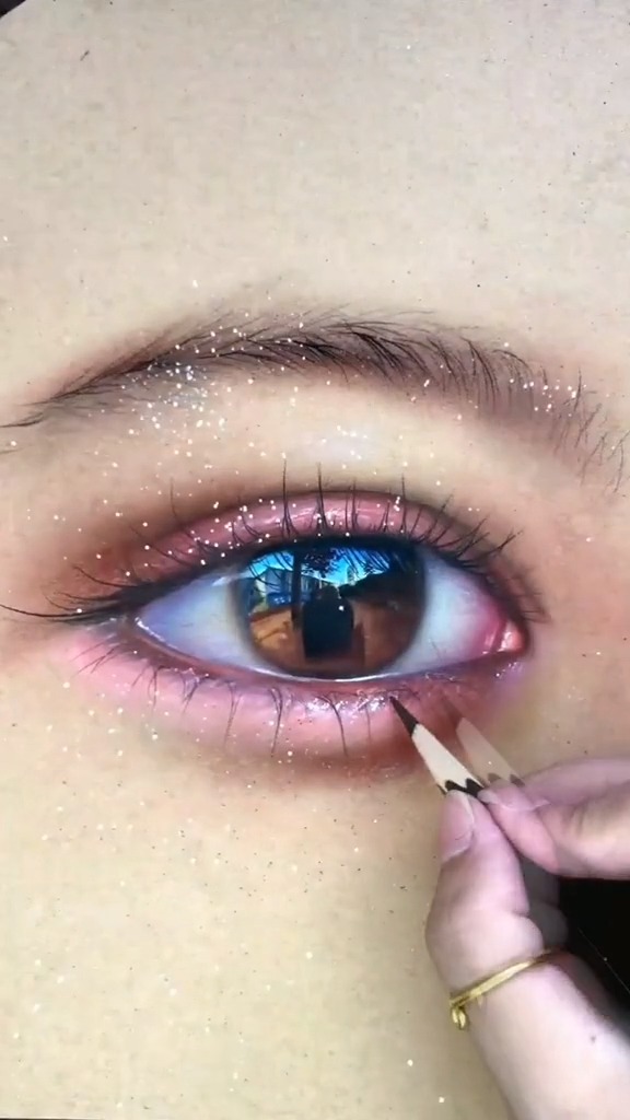 #画画原来如此简单#我要画一万只各种各样的的眼睛