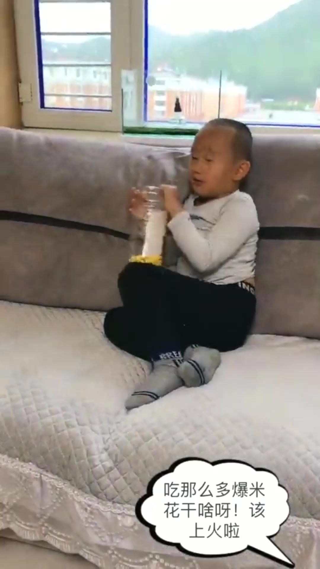 #搞笑段子#爆米花吃多了?看宝妈做的西瓜汁真的超好喝,太馋人了