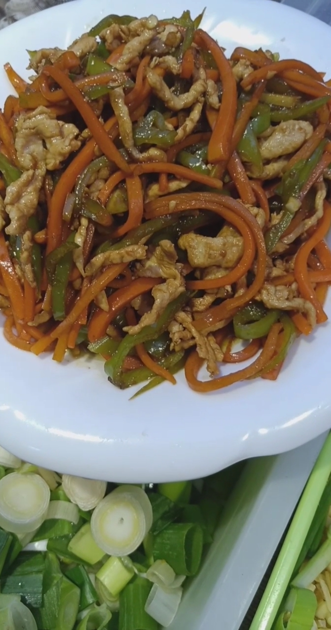 #秀出你的拿手菜#青椒胡萝卜炒肉丝教程喜欢的朋友双击+关注保留备用 