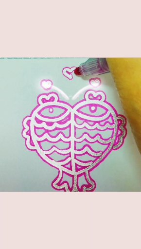 用爱心画两条爱情鱼