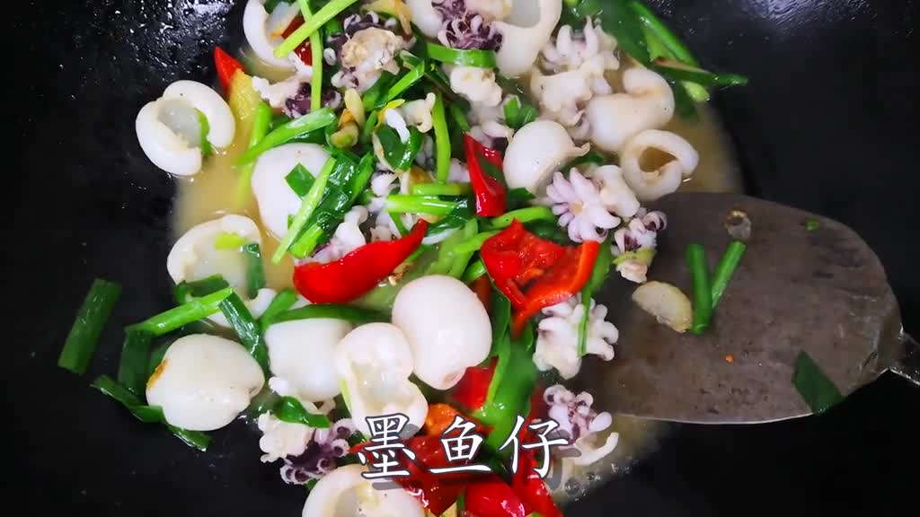 墨鱼仔百吃不厌的做法,肉质鲜嫩,营养丰富,味道太好了没吃够