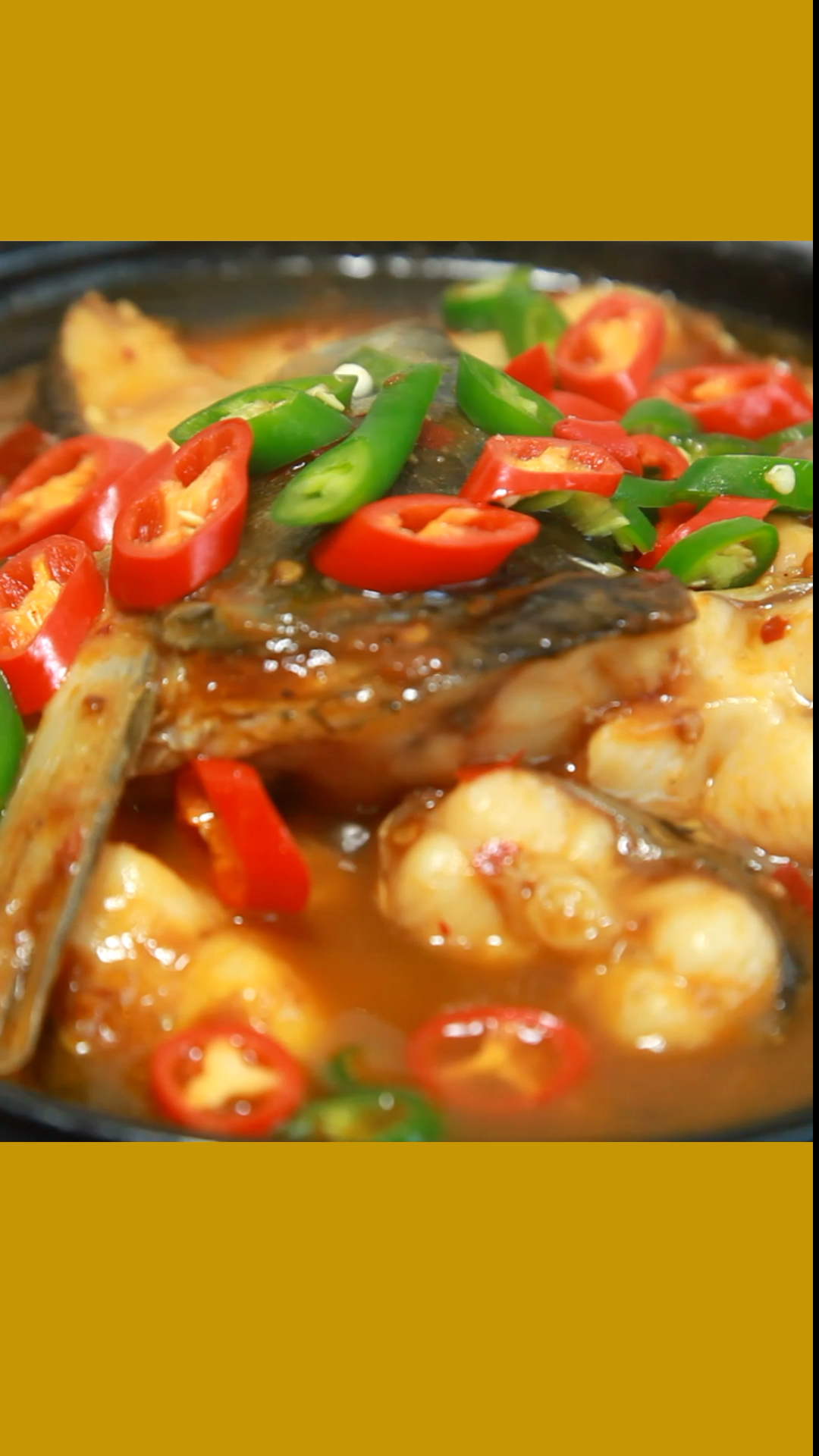 #舌尖上的乡村美食#砂锅鱼煲,好吃不腥的草鱼做法