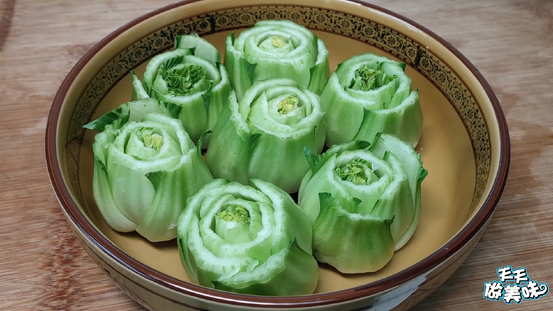 #秀出你的拿手菜#上海青这种创意做法,是我待客必做的压轴菜,上桌就抢光,太香了