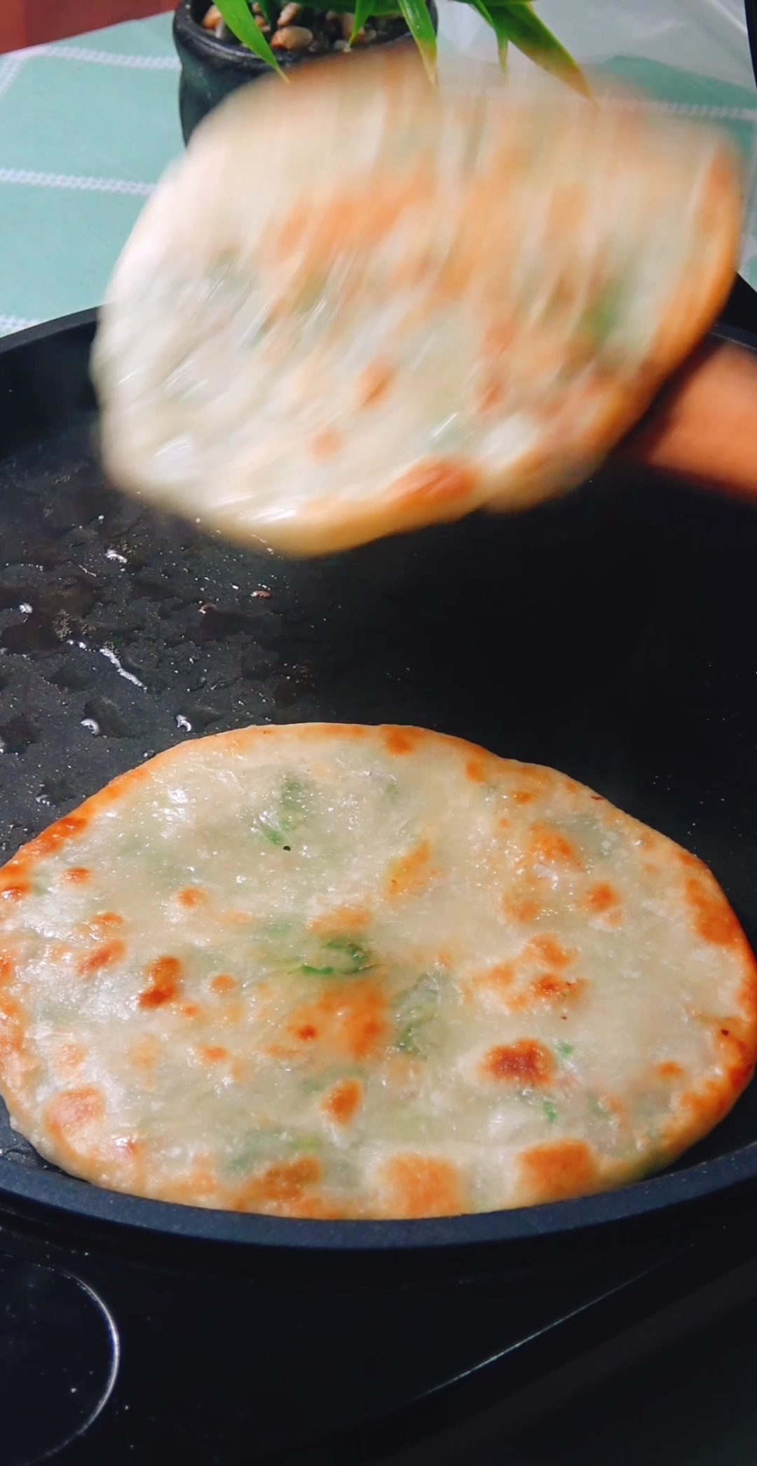 #食神大PK#皮软馅大的三鲜馅饼