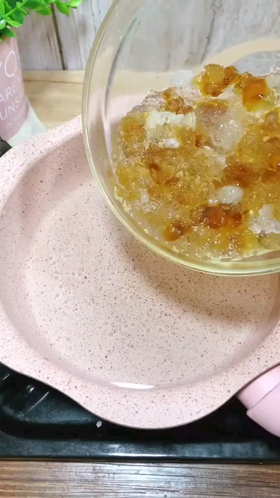 桃胶木瓜奶,喝一次等于敷十次面膜