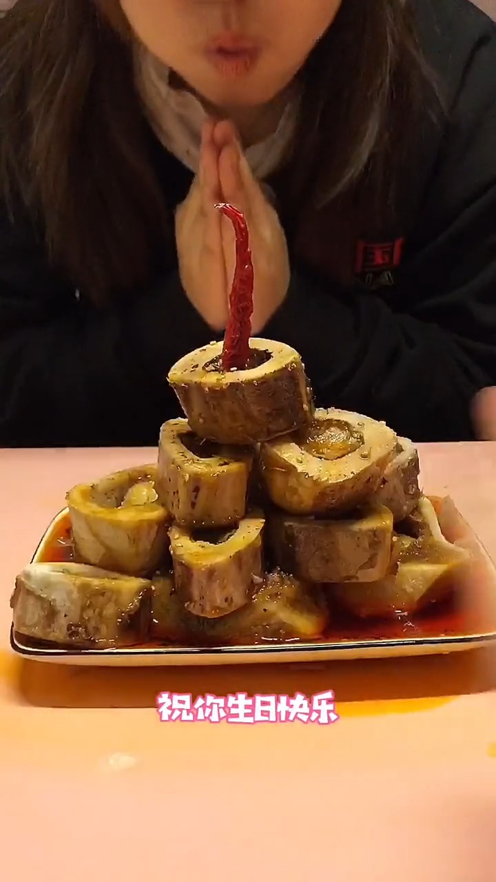 #独树一知#给栗子做了一个牛骨髓蛋糕,造型还不错吧嘻嘻!#好种草#