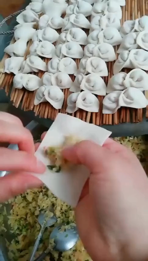 成双成对饺子的包法,高手啊!