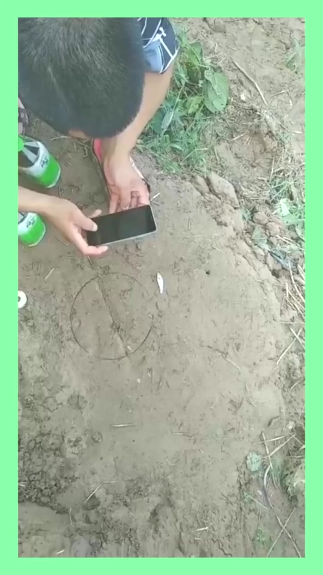 #搞笑段子#跟钓友又学会了一招,以后钓到鱼发朋友圈我也这么拍照!