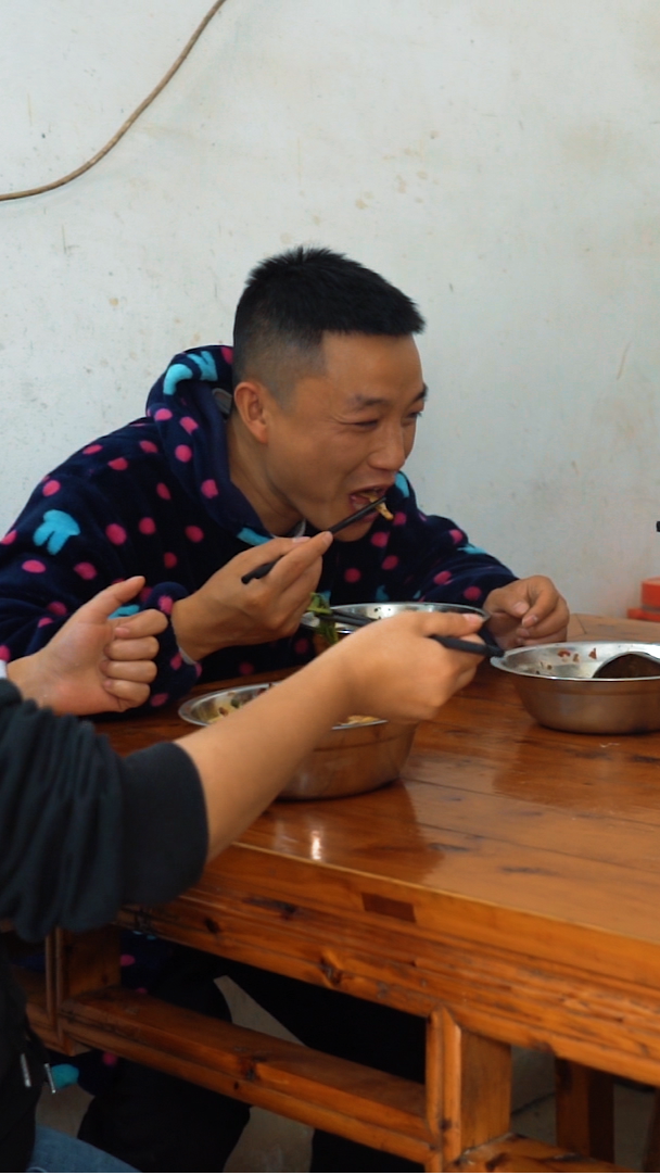 #夫妻日常#筋道十足的鸡杂刀削面配上小面调料,看上去令人口水欲滴,吃起来更是美味可口