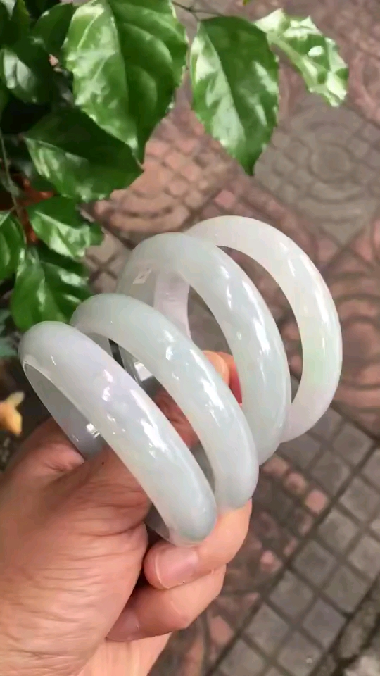 性价比美镯!(糯冰) 复制不了的价格[愉快]
