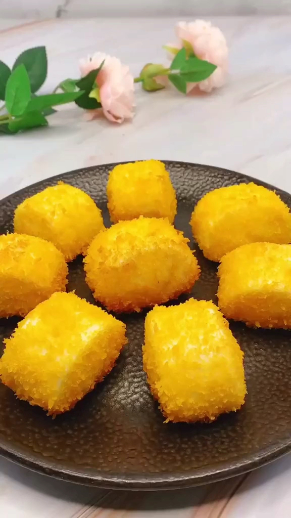 #自制美食#馋哭邻居小孩的黄金小馒头,一口一个,好吃的不要不要的