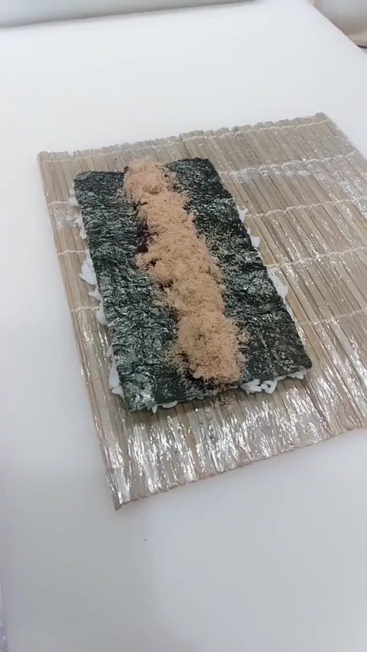 #娱乐#相思红豆卷,反卷寿司制作全过程,你喜欢吃寿司吗