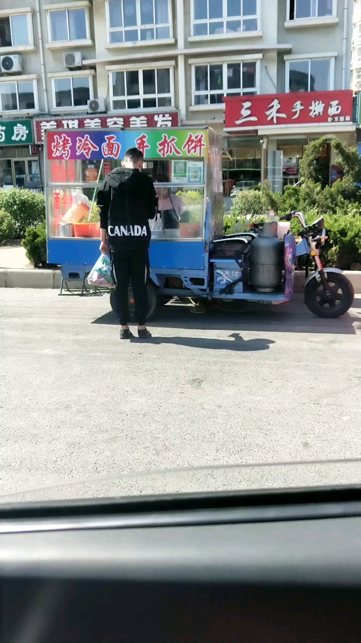 烤冷面手抓饼