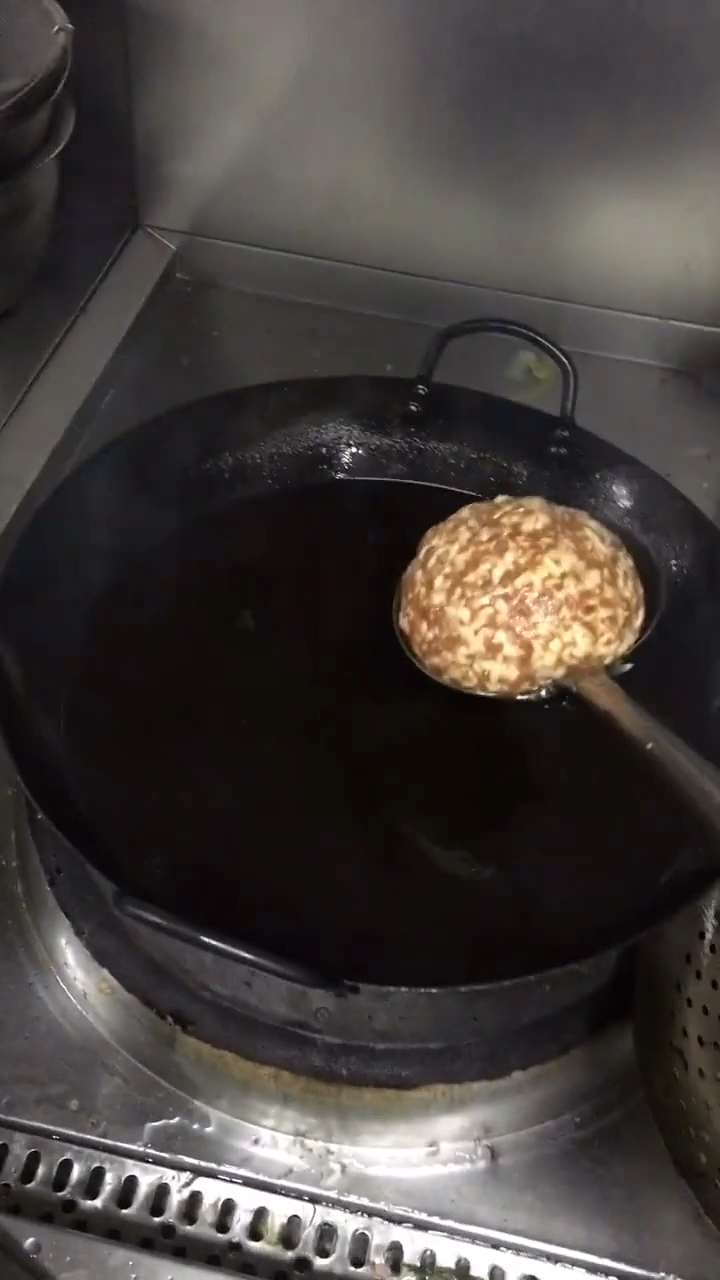 红烧大狮子头