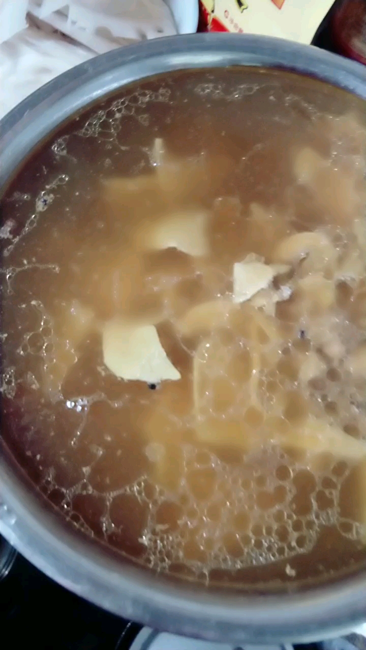 竹笋炖鸡,鸡汤好喝得很