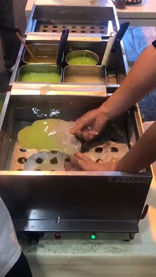 #搞笑视频#包头菜制作过程,我一直以为包头菜和白菜一样是地里种出来的呢。