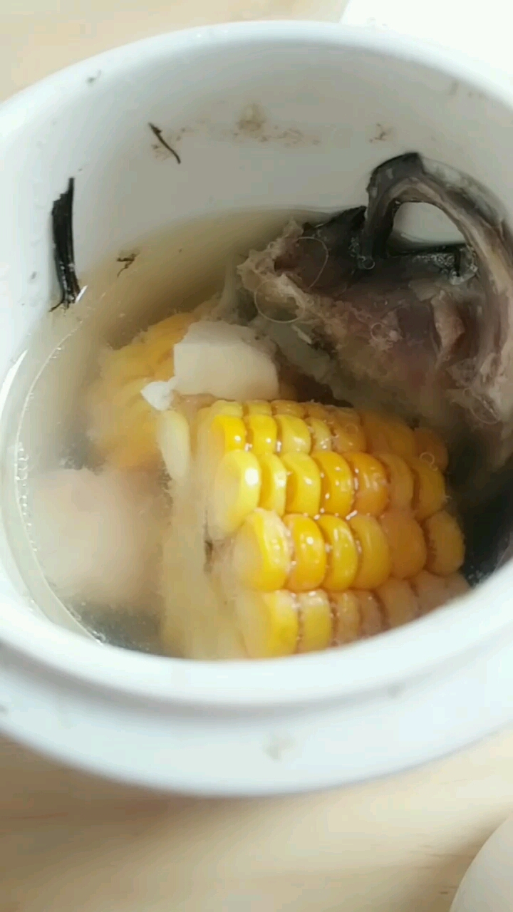 #美食看中国#鱼头豆腐玉米汤
