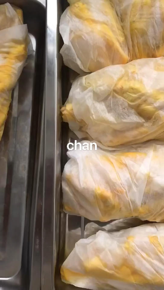 开工制作盐焗凤爪鸭爪