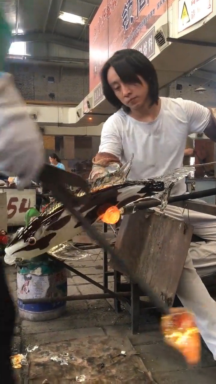 #娱乐#做了一条黑色的大鲤鱼,真漂亮!活灵活现!