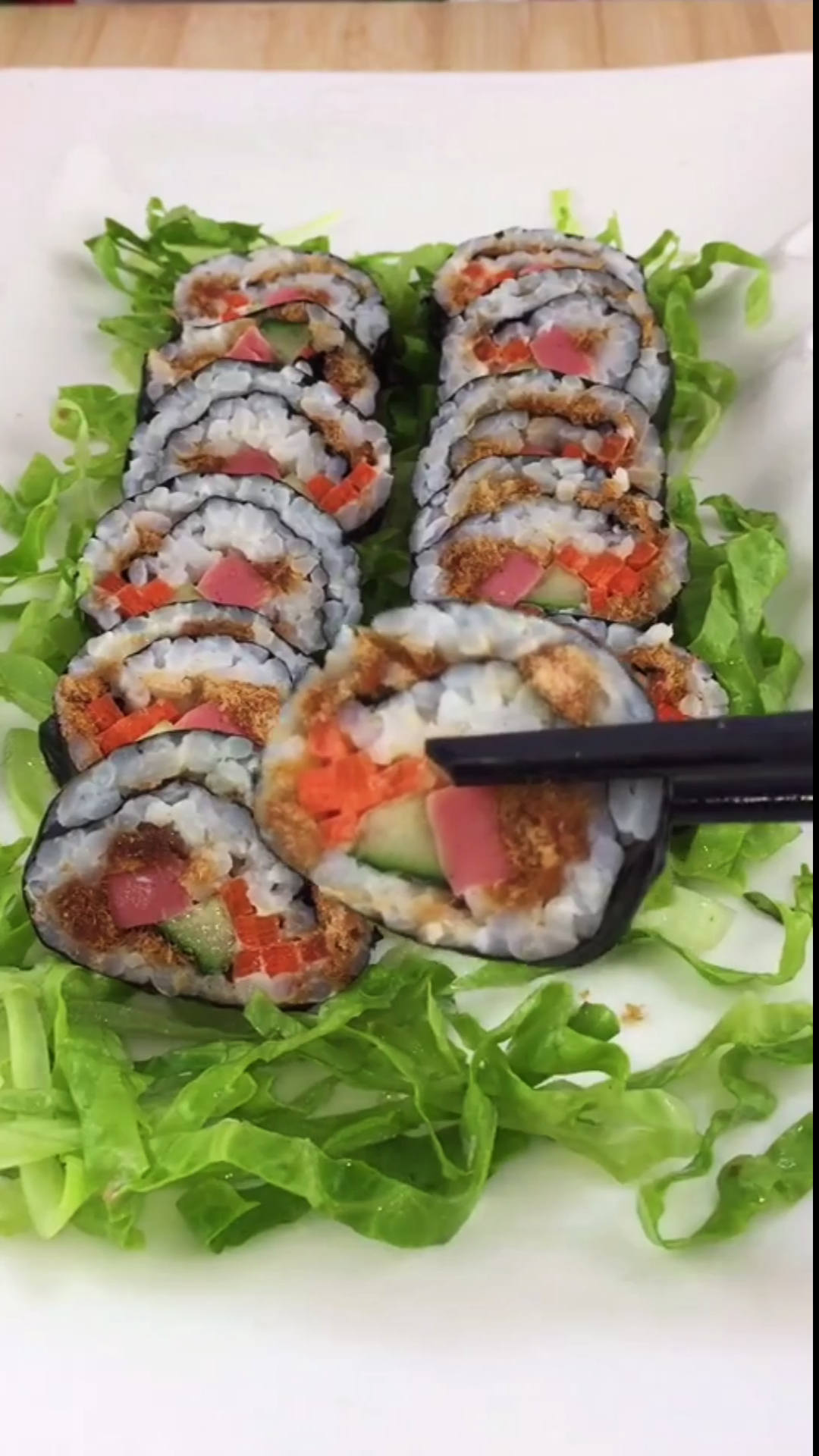 想吃#寿司#也可以在家自己做了,你学会了吗?#爱生活爱美食#