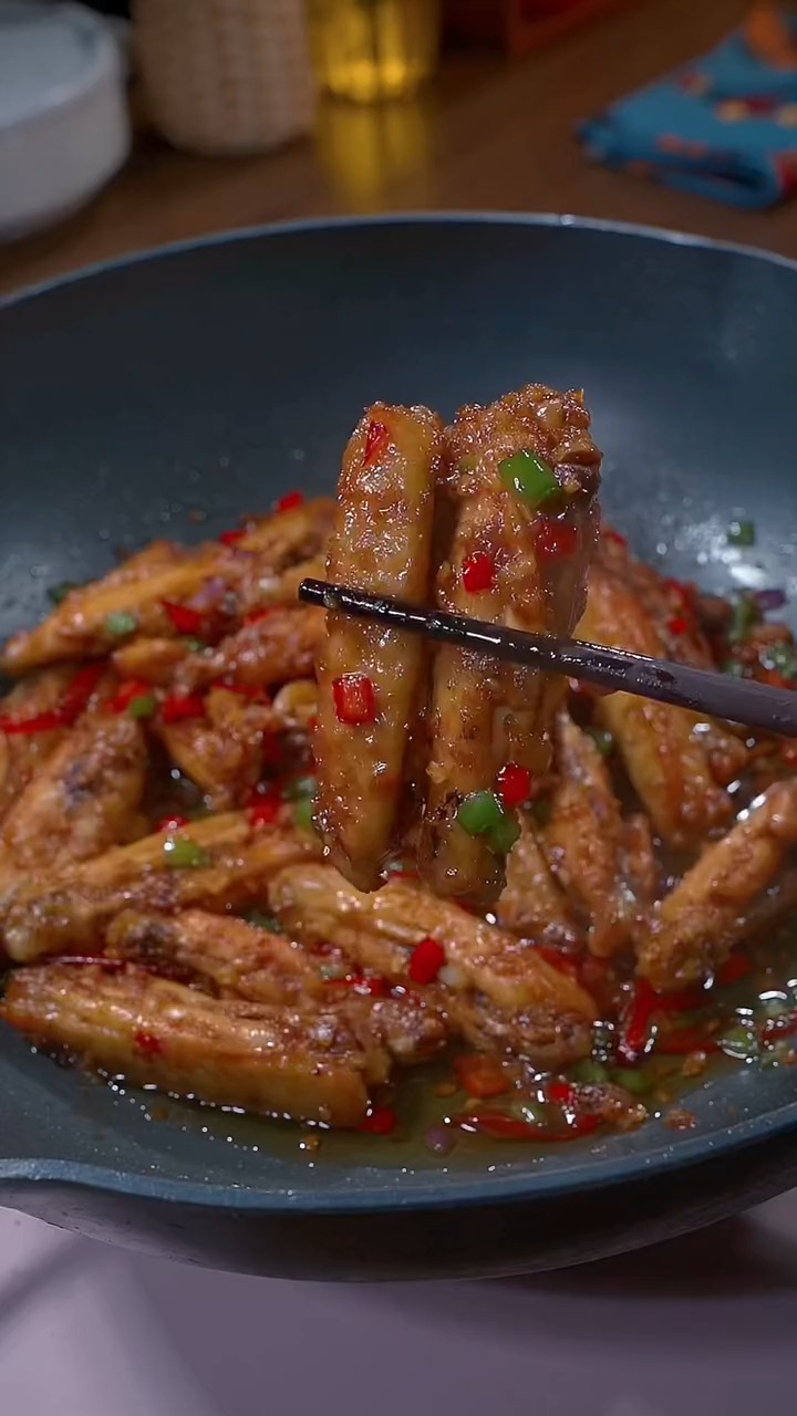 教你做蒜香鸡翅