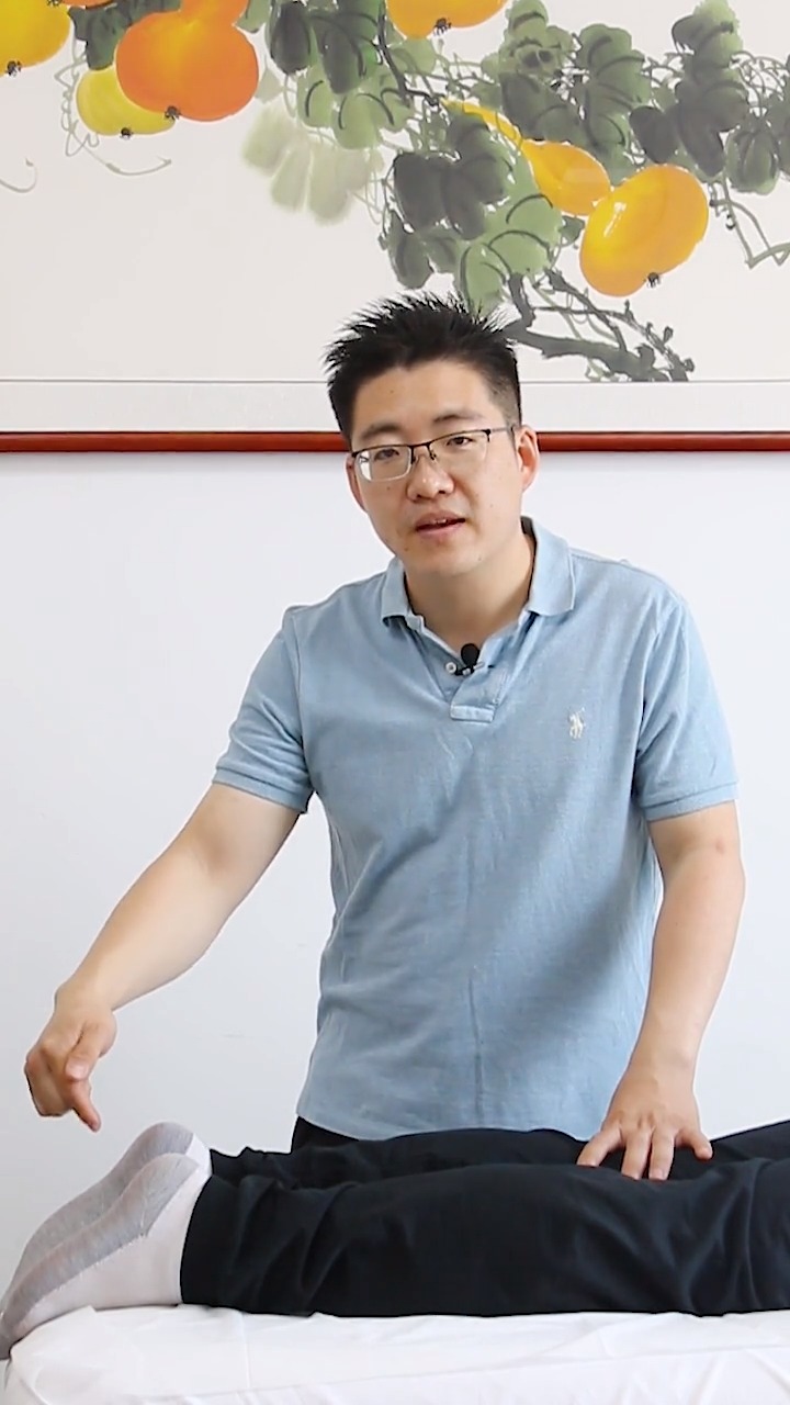 生活中出现足跟痛,不敢着地怎么办?有两个因素要考虑,看看你是哪一种?
