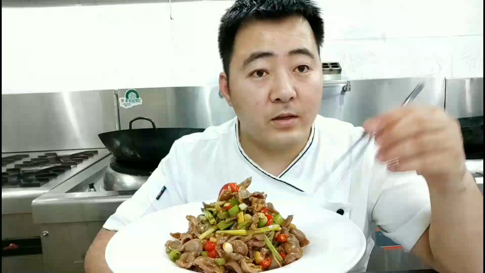 #美食#炒鸡胗又脆又嫩有诀窍,酒店大厨教你两招,在家也能做出饭店味道