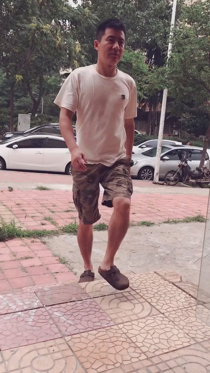哈哈哈 咱也模仿下计算机说唱小哥 卖卖龙哥鸭脖子 哈哈 