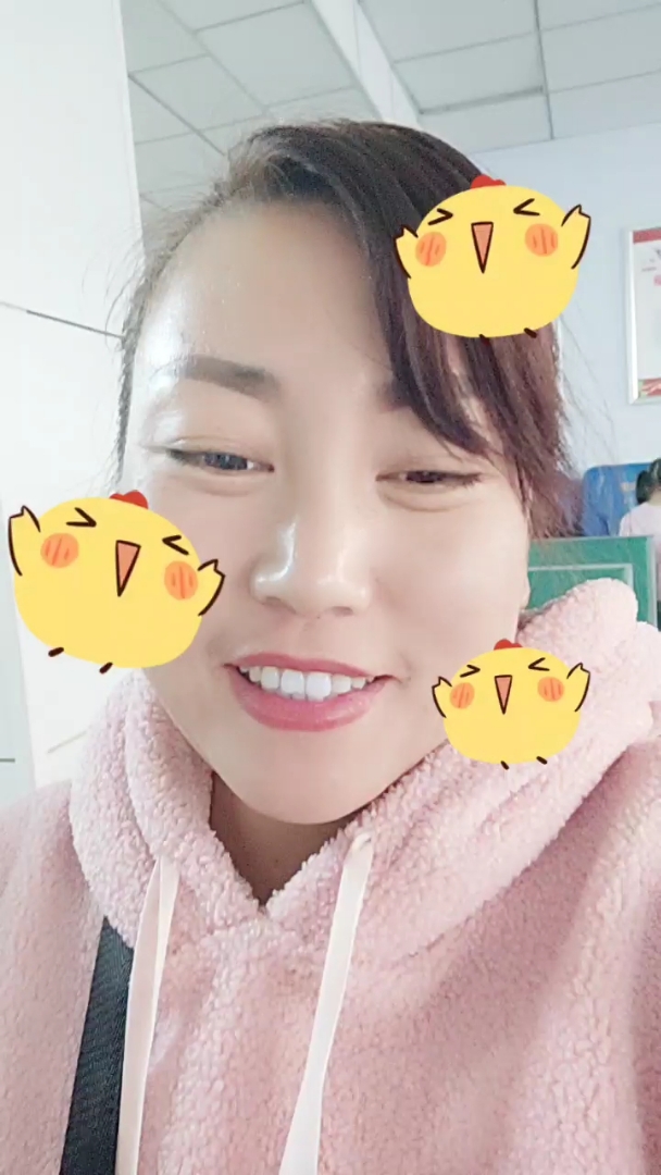 可爱的小黄鸡,