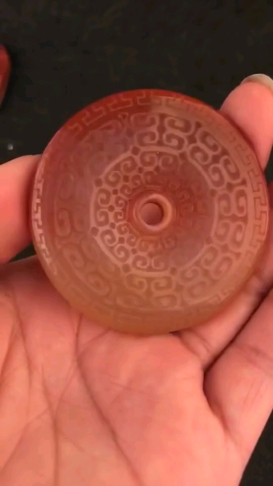 精品黄龙玉平安扣