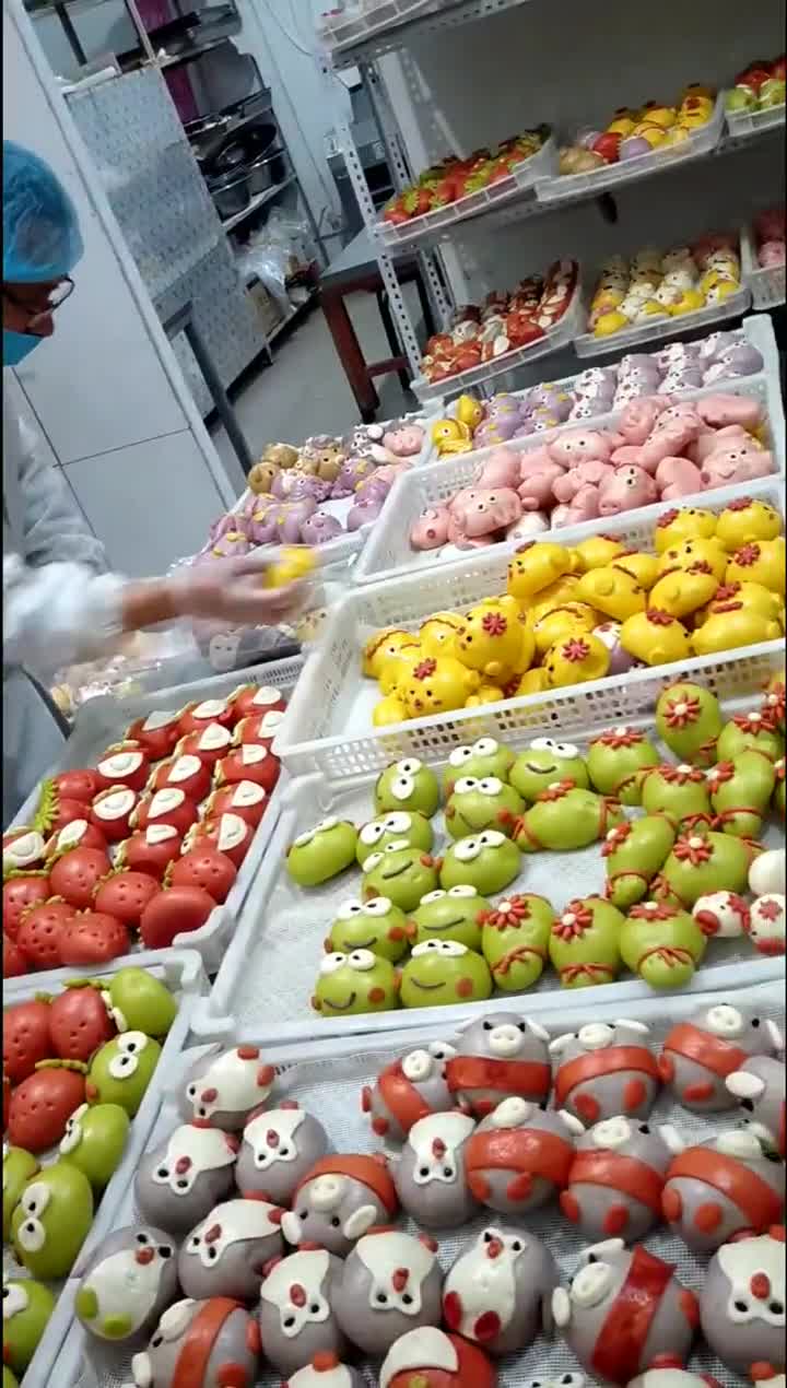 跟着我蒸了三年包子,原来连面粉都没摸过的人,现在和面揉面包馅做造型蒸包子啥都会,看来老公是