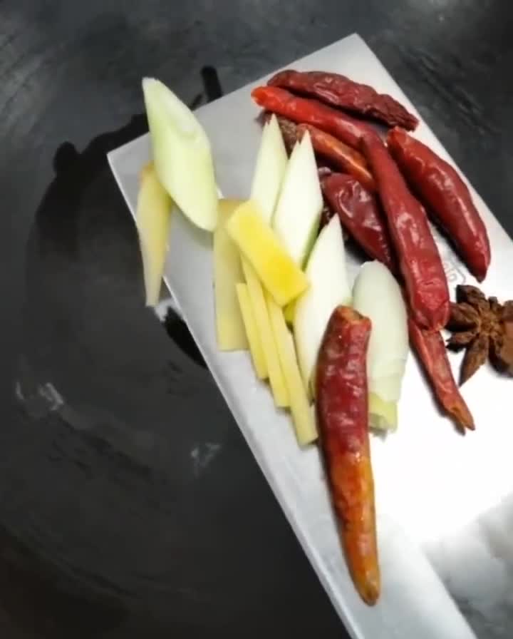 泥鳅鱼的家常做法,做法简单,好吃又下饭!