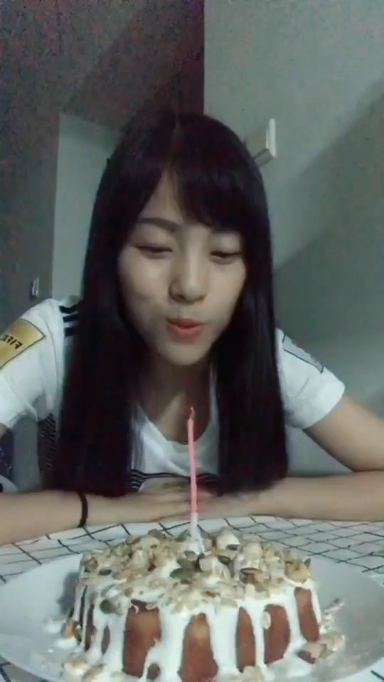 自己做个简单的蛋糕生日快乐