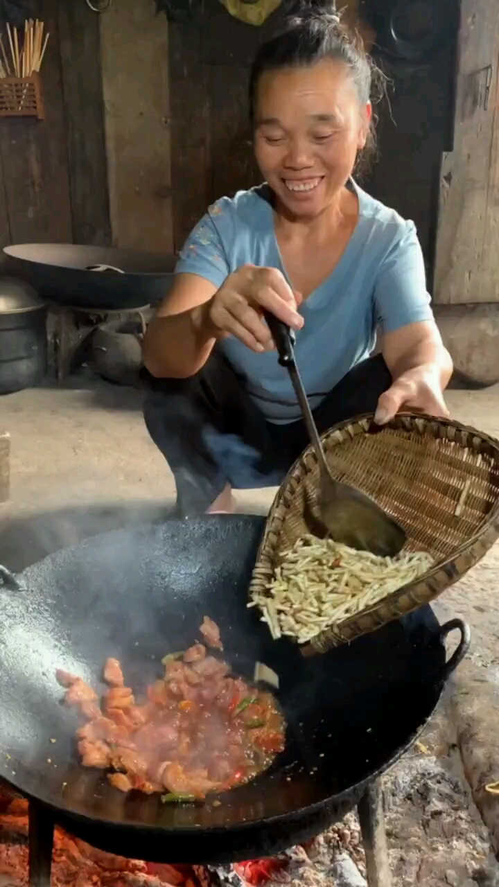 3x9pnbhtwvfw5x6_美味的酸肉,谢谢外婆给我们送来这么美味的下饭菜。