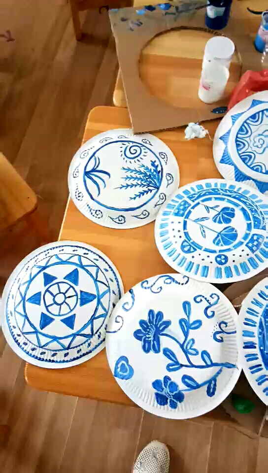 幼儿园环创――青花瓷手工绘画作品