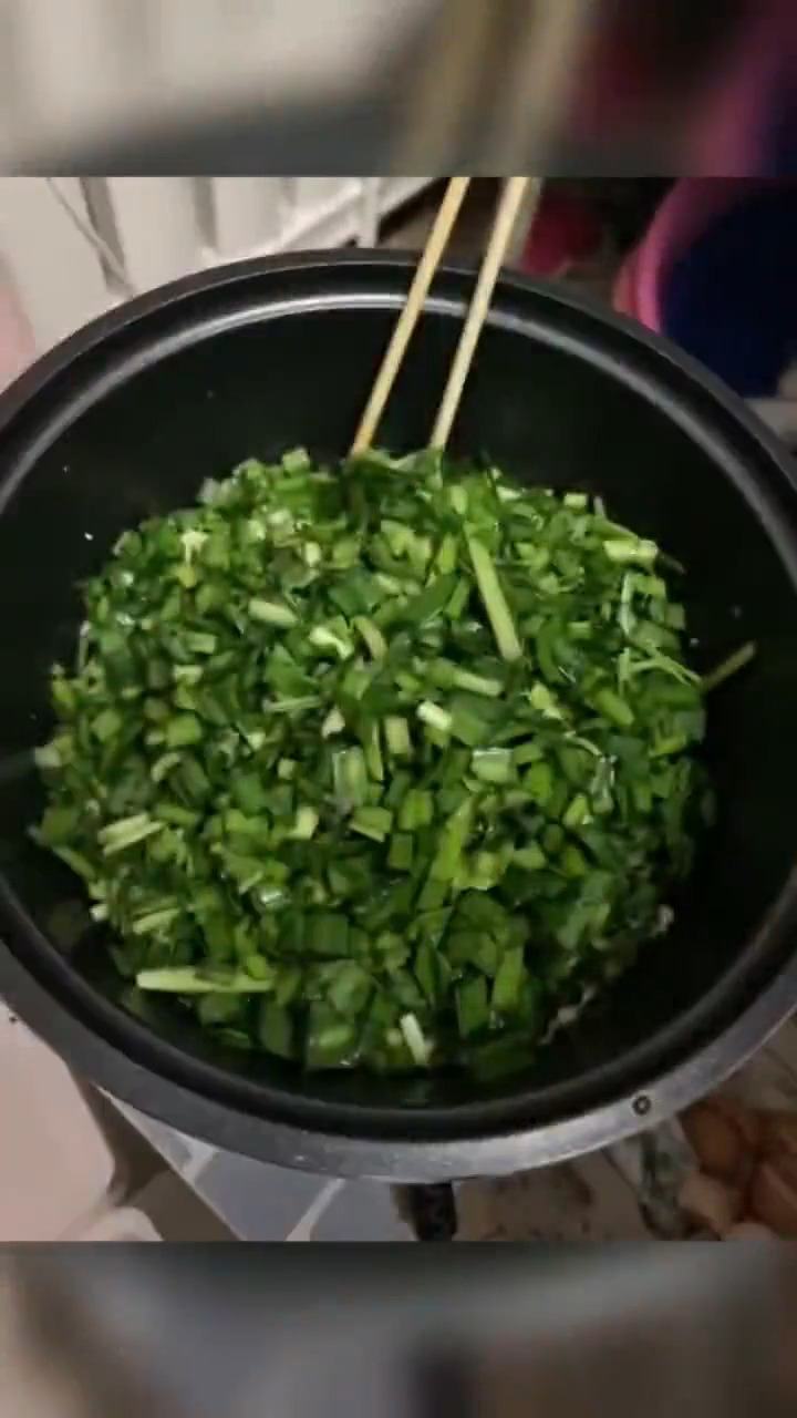 #搞笑视频#男生宿舍的快乐 包饺子