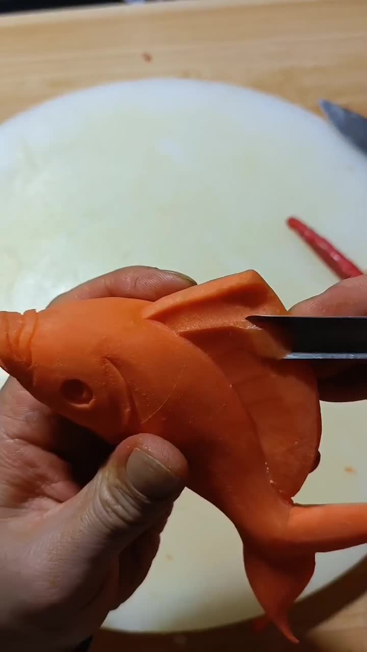 胡萝卜大鲤鱼,纯手工雕刻,
